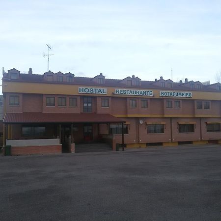 Hostal Botafumeiro Mota del Marqués Εξωτερικό φωτογραφία