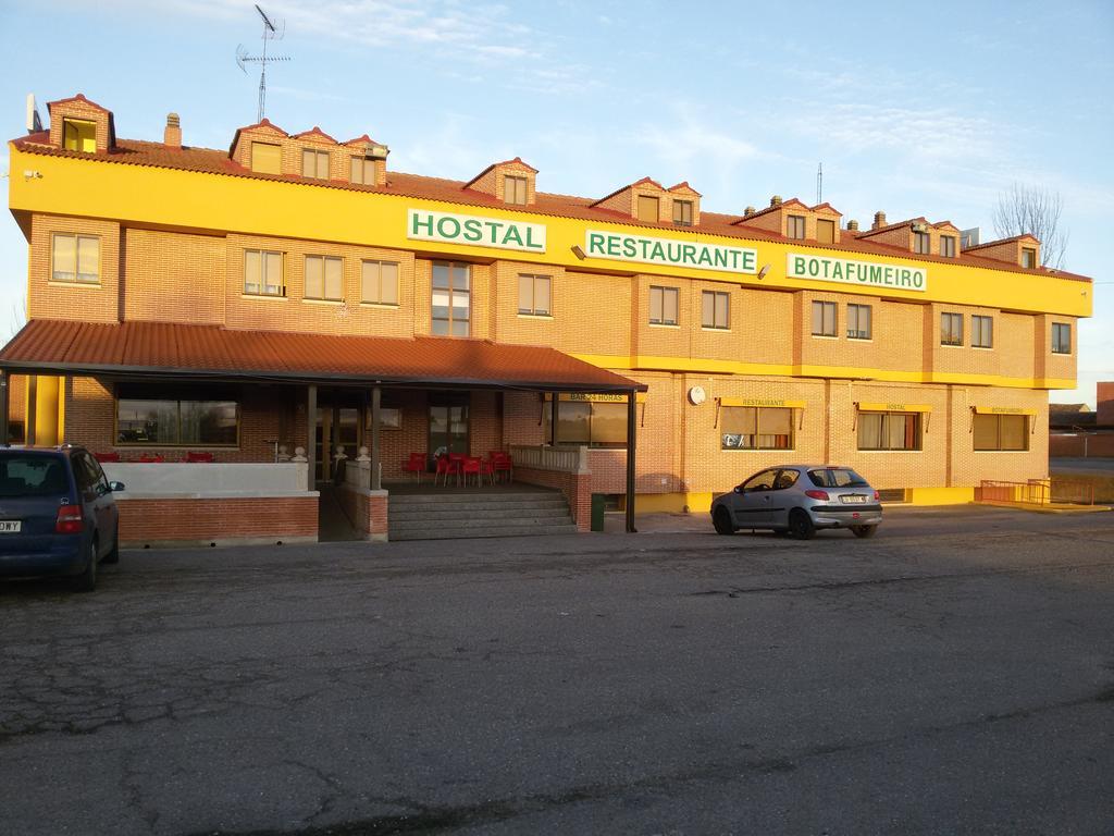 Hostal Botafumeiro Mota del Marqués Εξωτερικό φωτογραφία