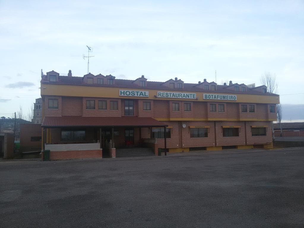 Hostal Botafumeiro Mota del Marqués Εξωτερικό φωτογραφία